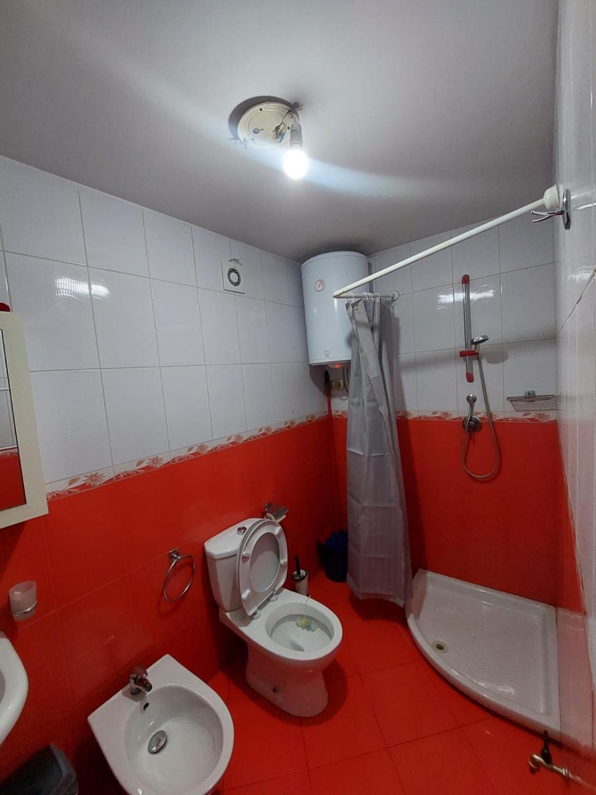 Gex Guest House Tirana Esterno foto